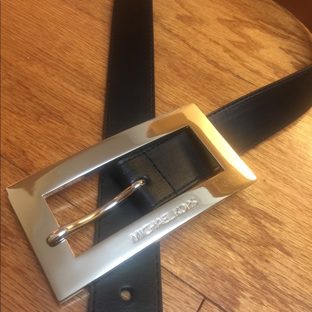 PRICE DROP ‼️ Michael Kors Black & Silver Belt 💕